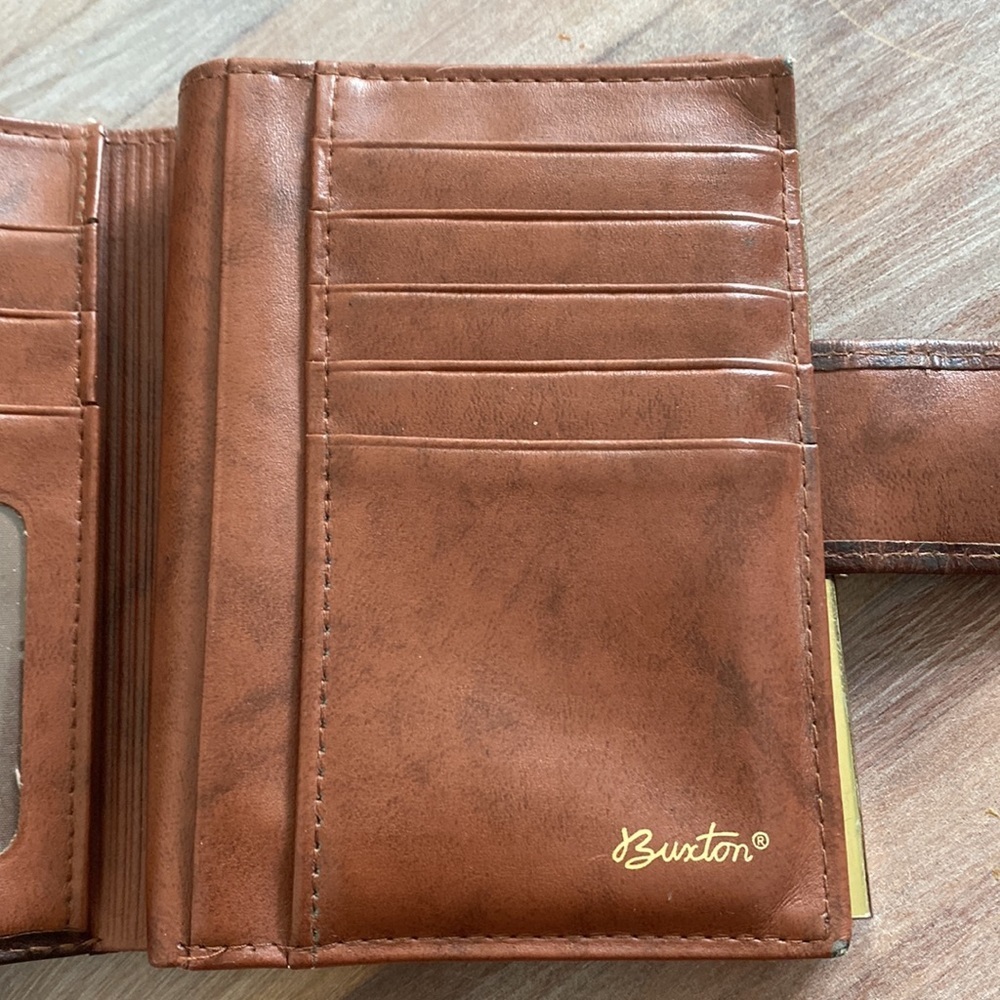 Buxton Cowhide Exterior Wallet - Picture 6 of 9
